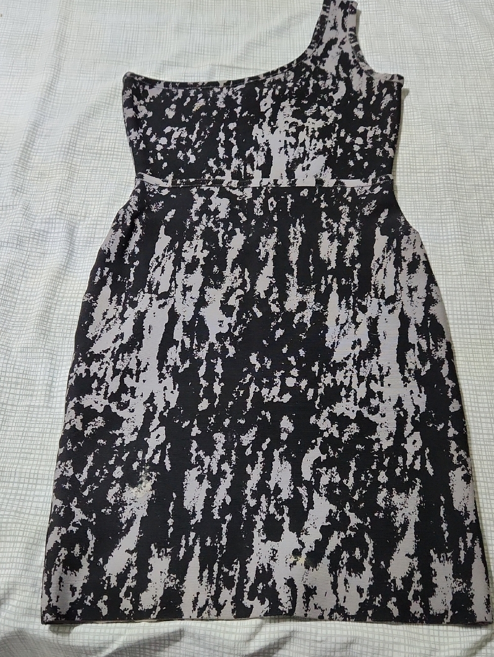 BCBGMaxAzria Black and GRAY  One-Shoulder Abstract Sheath Dress